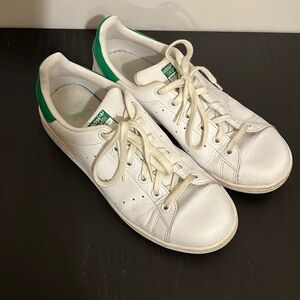 Stan Smith Adidas lace up white and green men sz 6 / women sz8